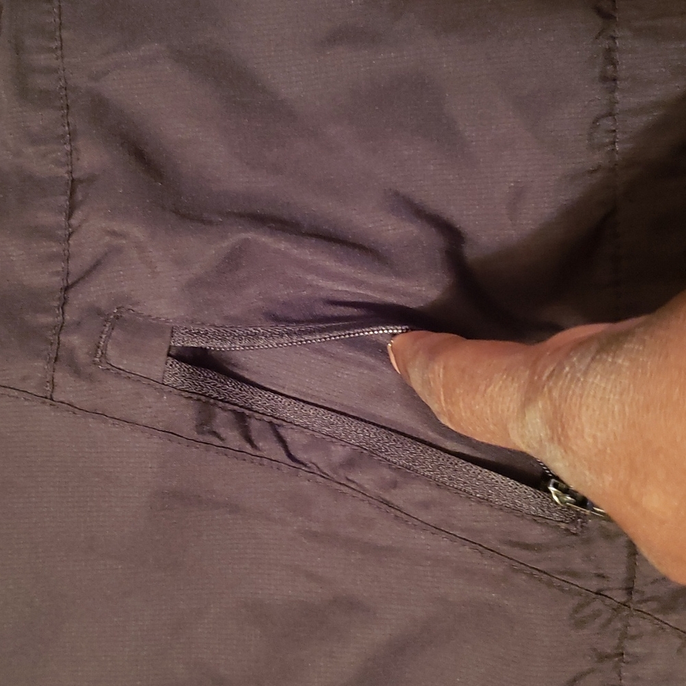 New Balance Women's Running Jacket - Picture 9 of 16